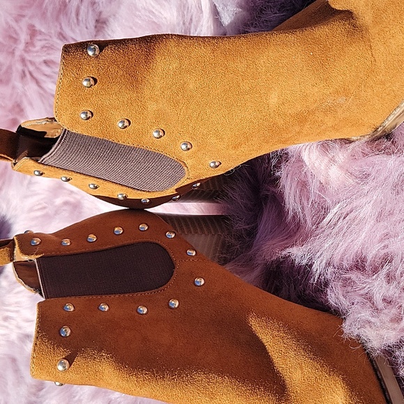 The "it" fall boot. - Picture 3 of 6